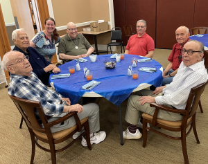 Residents eating lunch together